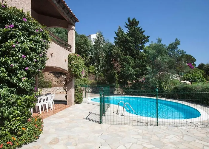 Provencale Avec Piscine-56 *