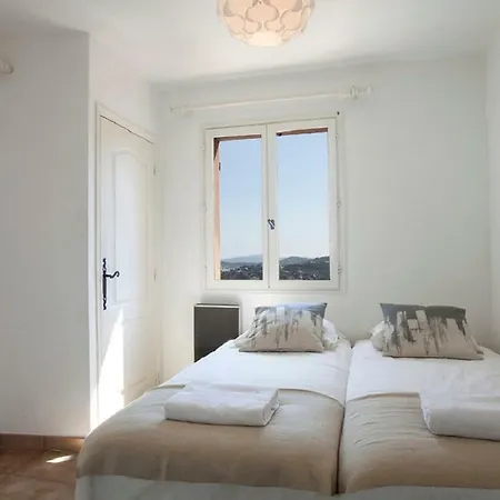 ヴィラ Provencale Avec Piscine-56